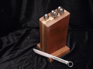Cutlery set — edge view